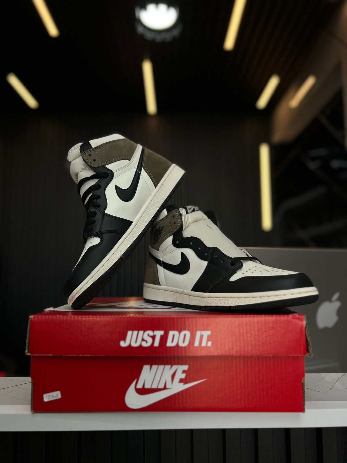 NK JRDN 1 Retro High OG G5
