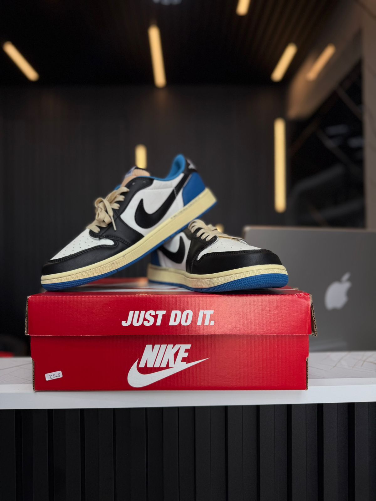 NK JRDN 1 Retro Low OG SP Fragment X Travis Scott G5