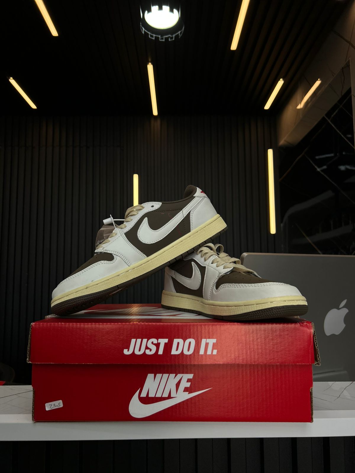 NK Air JRDN 1 Low OG by JRDN X Travis Scott G5