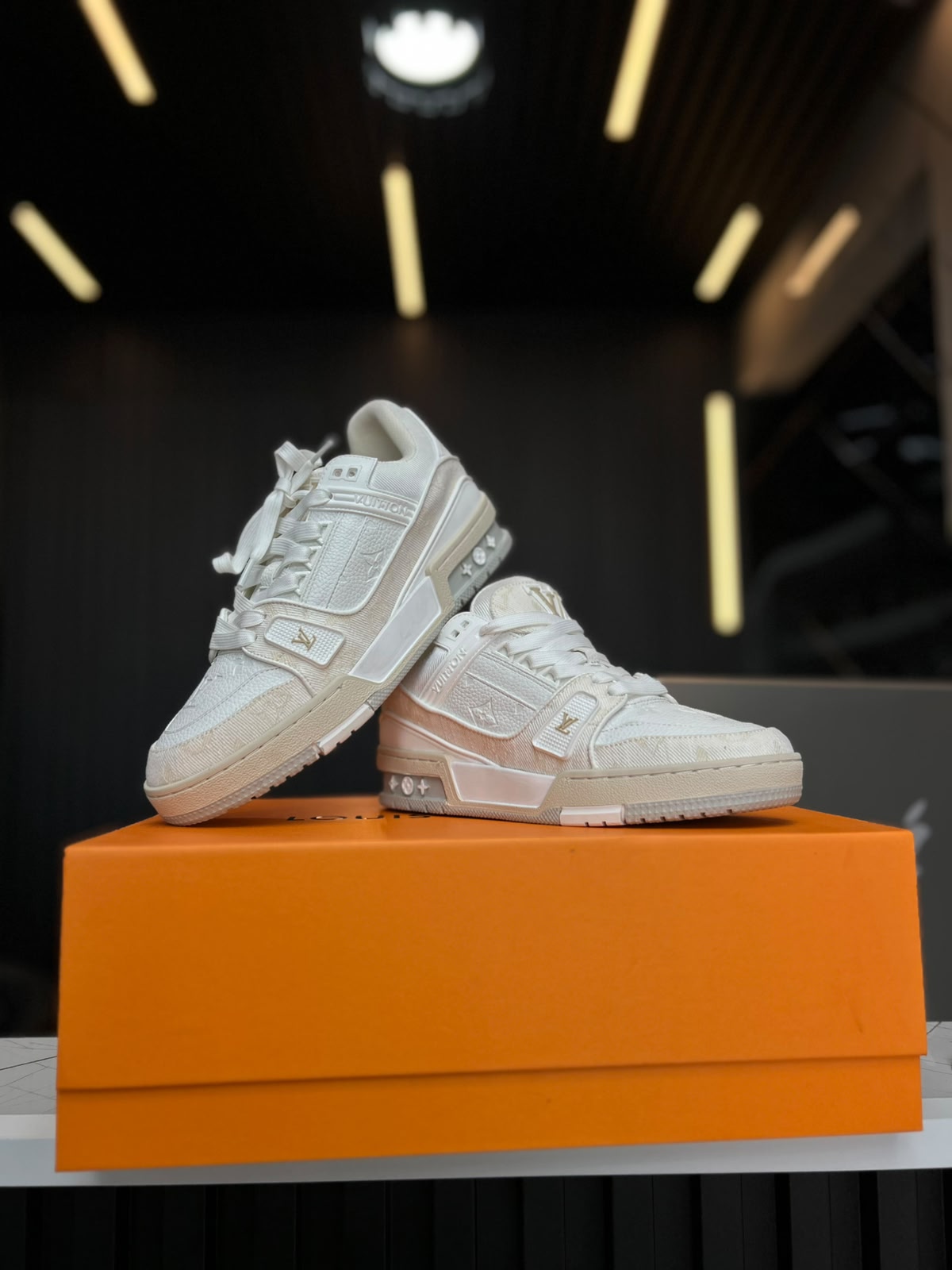 LV Trainer Blanco con Beige G5